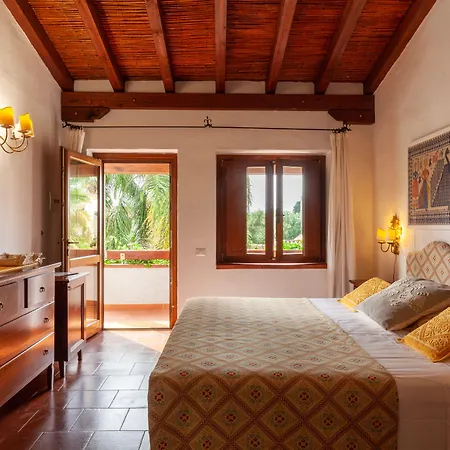 Nora Club & Hotel 4*