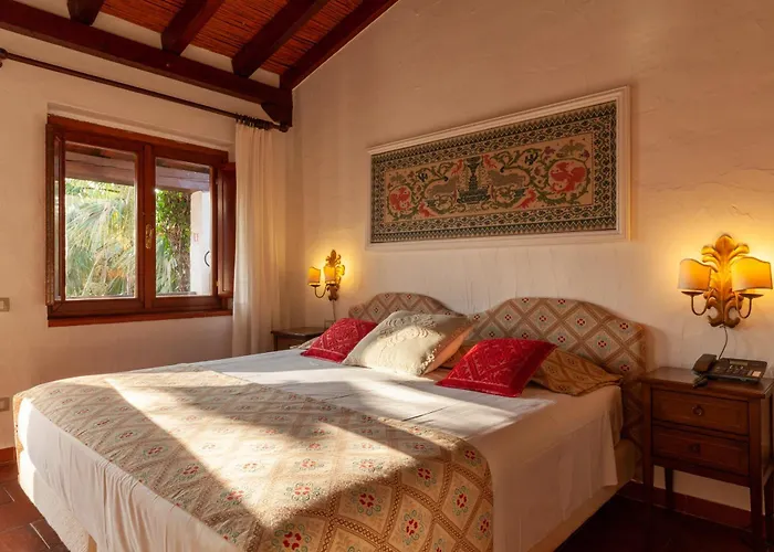 Nora Club & Hotel 4*