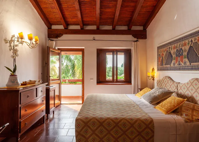 Nora Club & Hotel 4*