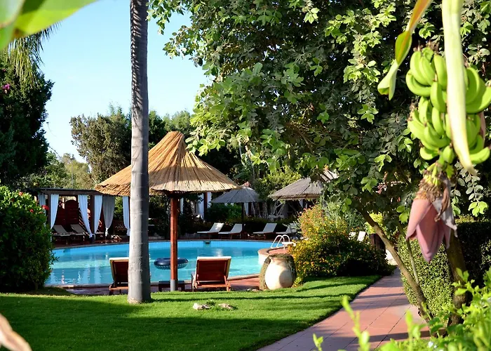 Nora Club & Hotel 4*